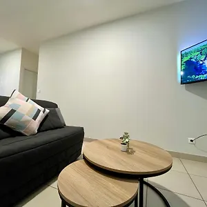 Appartement Bel A 15 Min De Lyon, Saint-Fons